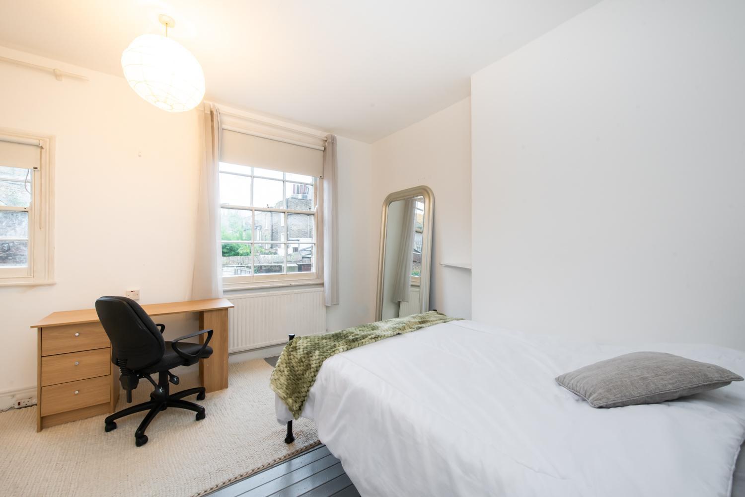 2-bed In The Heart Of Camden Londra